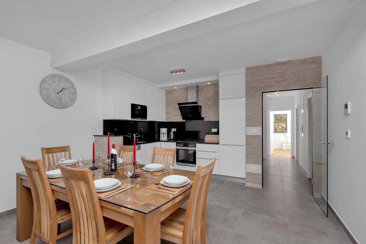 Luxury Apartment Sidro With Free Beach Parking Макарска Экстерьер фото