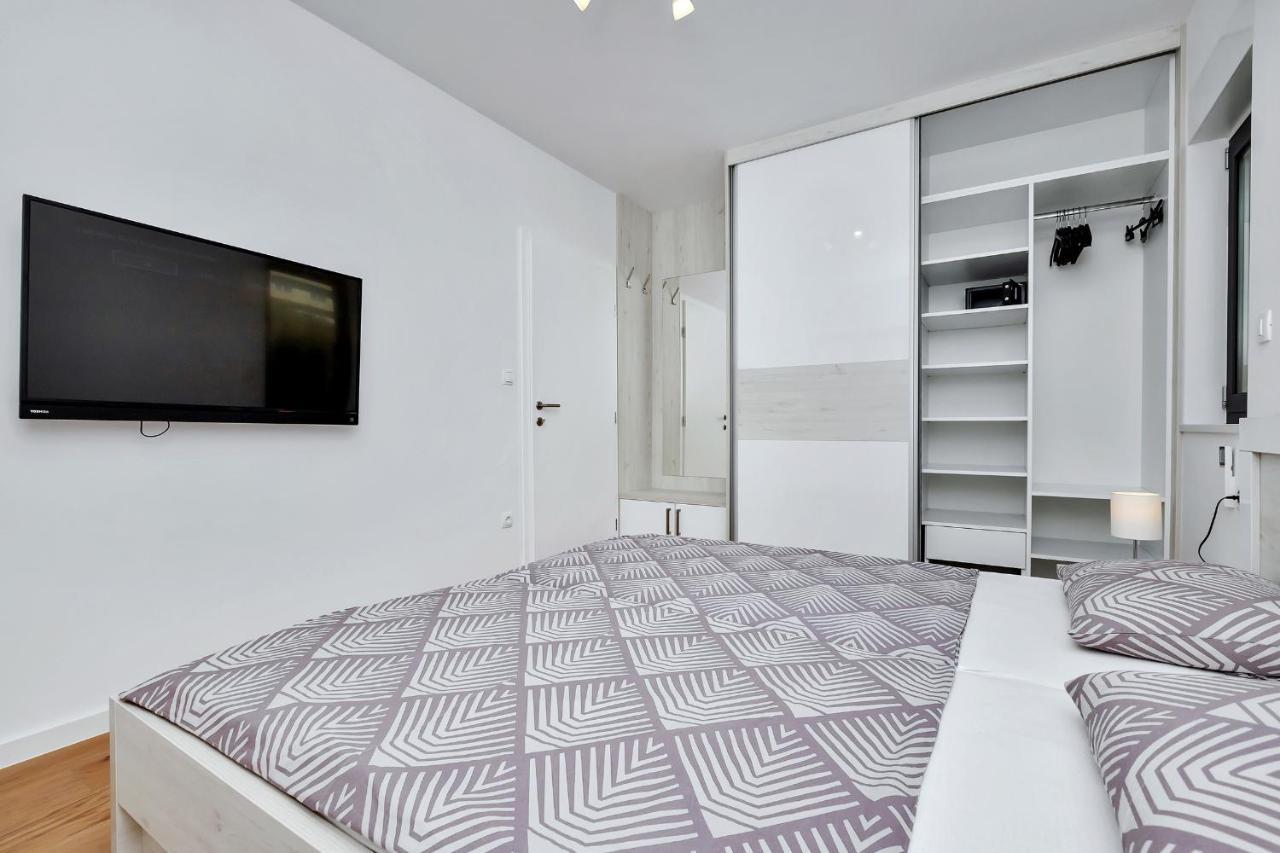 Luxury Apartment Sidro With Free Beach Parking Макарска Экстерьер фото